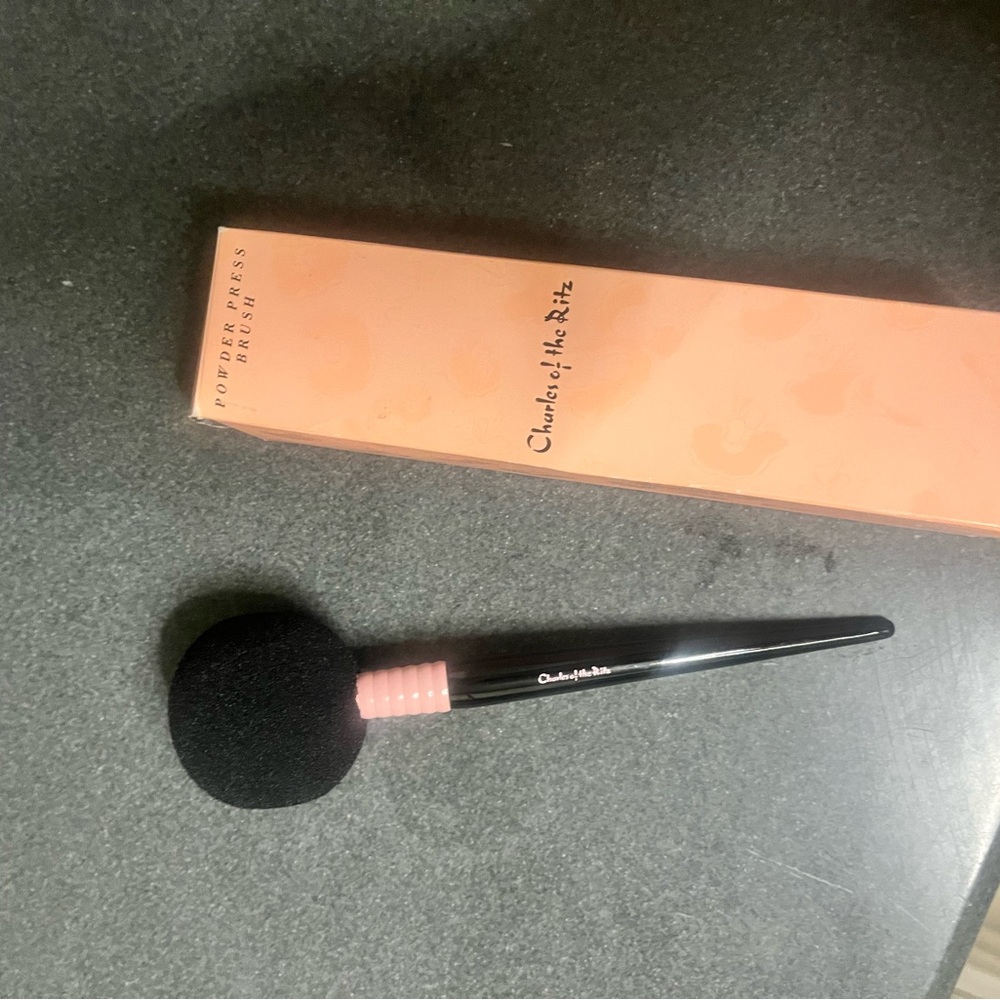 Black and Pink Powder Brush Charles of the ritz